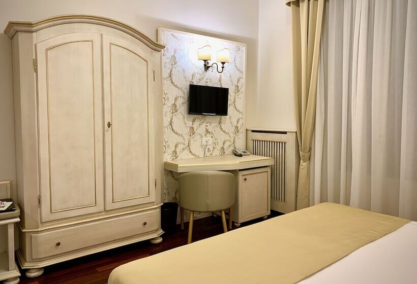 스탠다드 룸 호수 전망, Albergo Gardesana