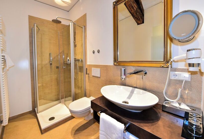 Номер Стандарт, Schloss Hotel Wasserburg