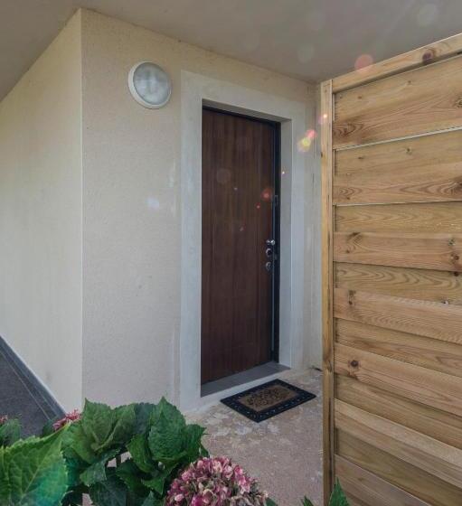 خانه 2 خوابه, Suite Home Porticcio