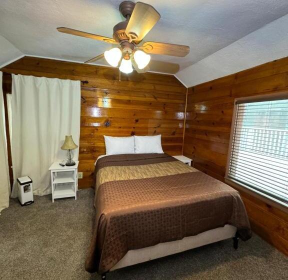 Семейный Номер, Crest Lodge Historic Mountain Inn