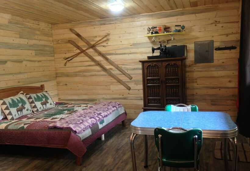小室, Glacier View Rv Park And Cabins