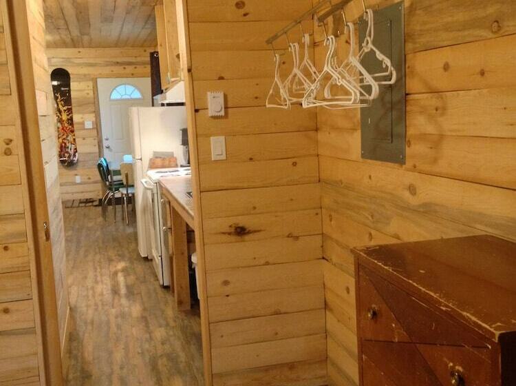 小室, Glacier View Rv Park And Cabins