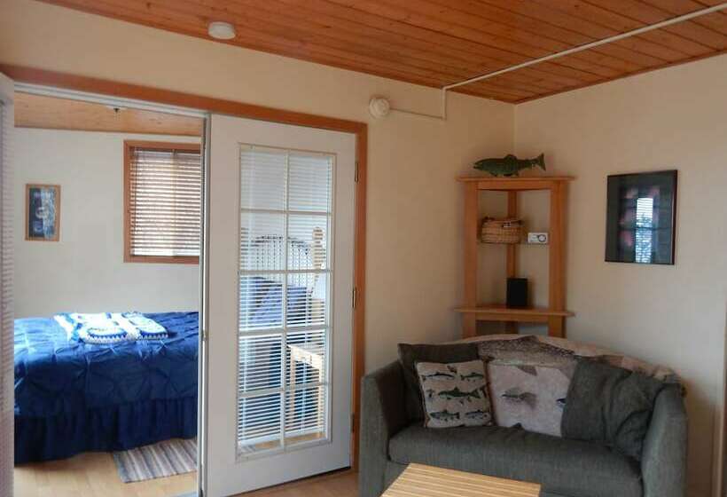 Хижина, Alaska Adventure Cabins