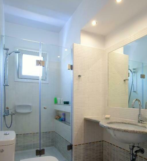 آپارتمان 1 خوابه با بالکن و چشمانداز دریا, Giorgi S Blue Apartments