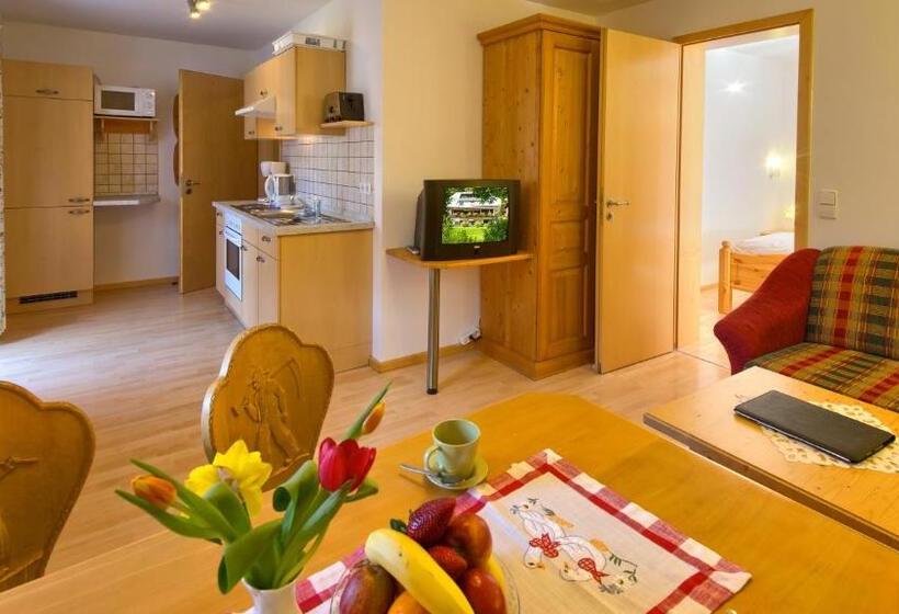 Апартаменты 2 Спальни, Schwarzwald Hotel Kraeutle