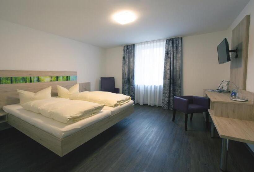 Номер Deluxe, Zur Pfalz