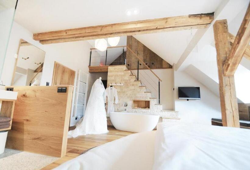 Family Suite, Waldvogel