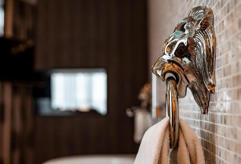 Полулюкс, Block Hotel & Living