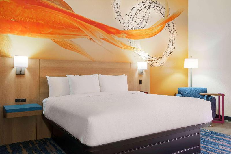Номер Deluxe Кровать Кинг, La Quinta Inn & Suites By Wyndham San Antonio Seaworld Lafb
