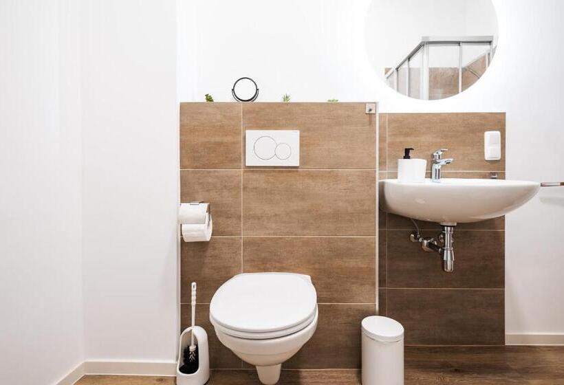 Студия Стандарт, Ko Living Space Am Neuen Theater   Altstadt   Street Art Design Apartments