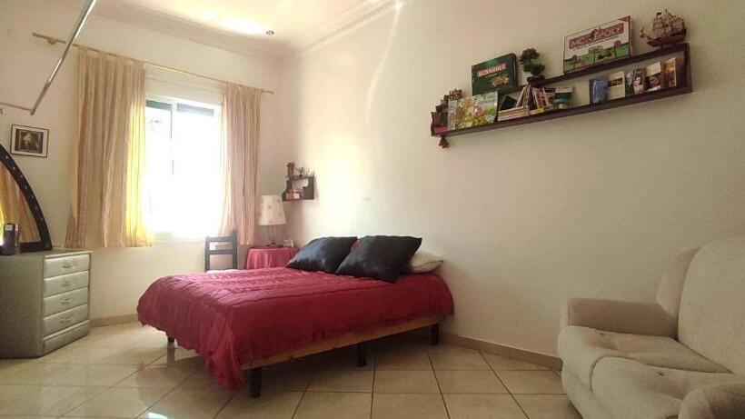 اتاق استاندارد, Aliens Home