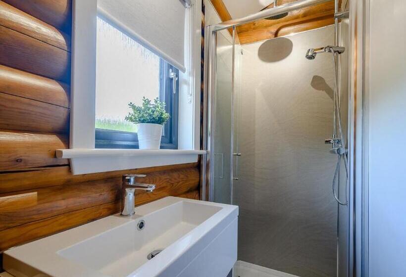 Дом 2 Спальни, Gadgirth Estate Lodges