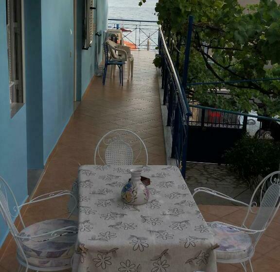 Номер Стандарт, Dina House