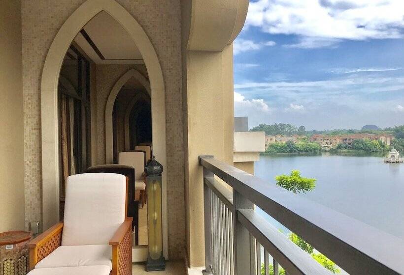 Президентский Люкс, Sheraton Qingyuan Lion Lake Resort