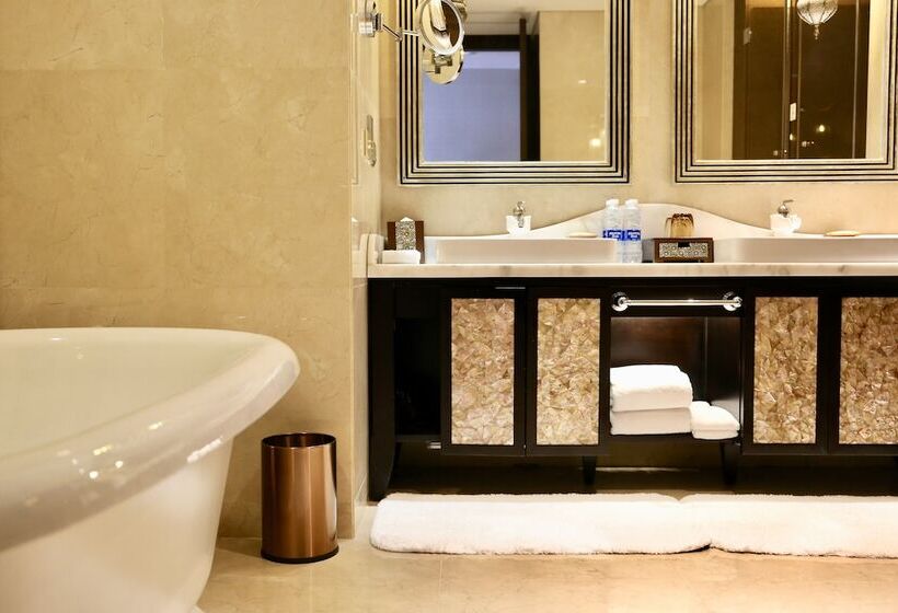 Люкс Президентский 2 Спальни, Sheraton Qingyuan Lion Lake Resort