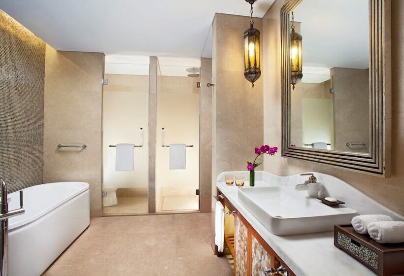Номер Премиум, Sheraton Qingyuan Lion Lake Resort