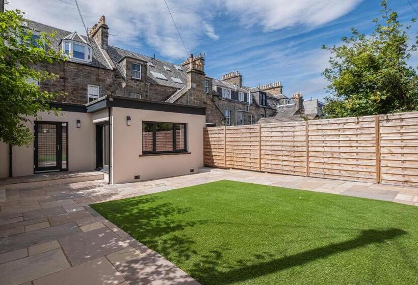 سوییت با چشم‌انداز باغ, The Arran, St Andrews