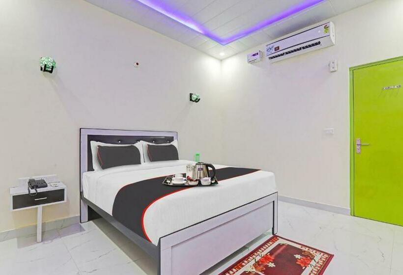 デラックスルーム, Collection O Hotel Kalawati Palace
