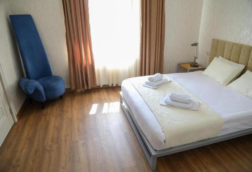 اتاق استاندارد, Freeze Inn Mestia