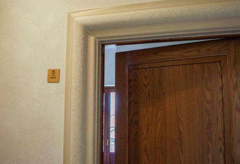 Номер Стандарт Вид на Море с Балконом, Palazzo Iaquinta   Rooms, Restaurant & Wellness