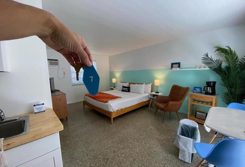 Студия Стандарт, Seaspray Surf Lodge
