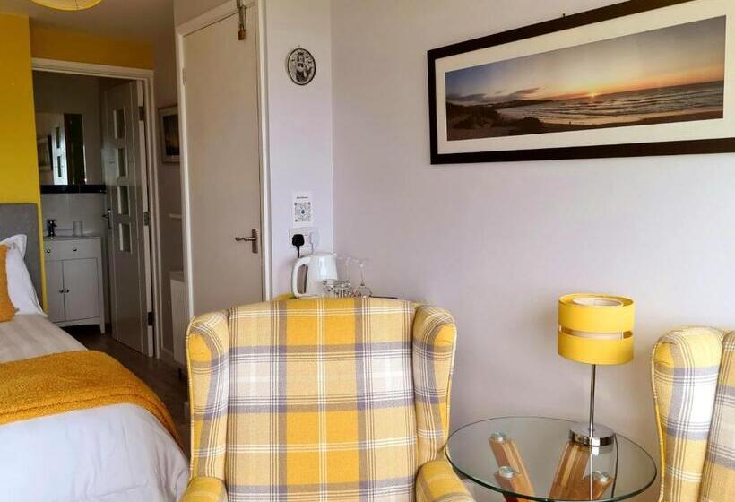 Номер Стандарт, Sirens Sunset Peaceful Retreat With Stunning Sea Views, 5 Minutes From Porth Beach