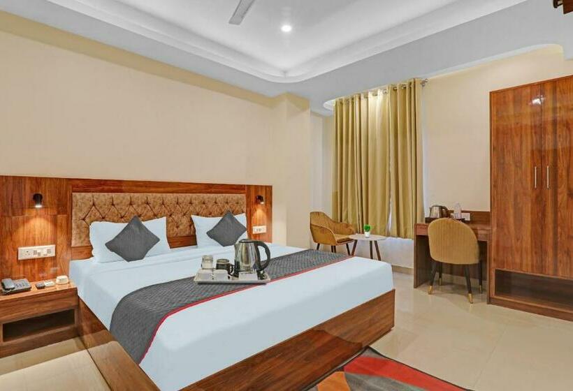 Classic 3 Pers. Værelse, Super Townhouse H G Near Gautam Buddha Park