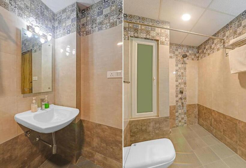 Classic 3 Pers. Værelse, Super Townhouse H G Near Gautam Buddha Park