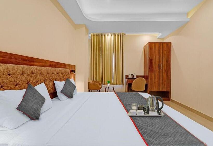 Classic 3 Pers. Værelse, Super Townhouse H G Near Gautam Buddha Park