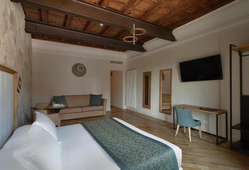 اتاق لوکس چهار تخته, Cà Uberti Palace