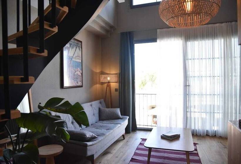 스위트, Soas Suites