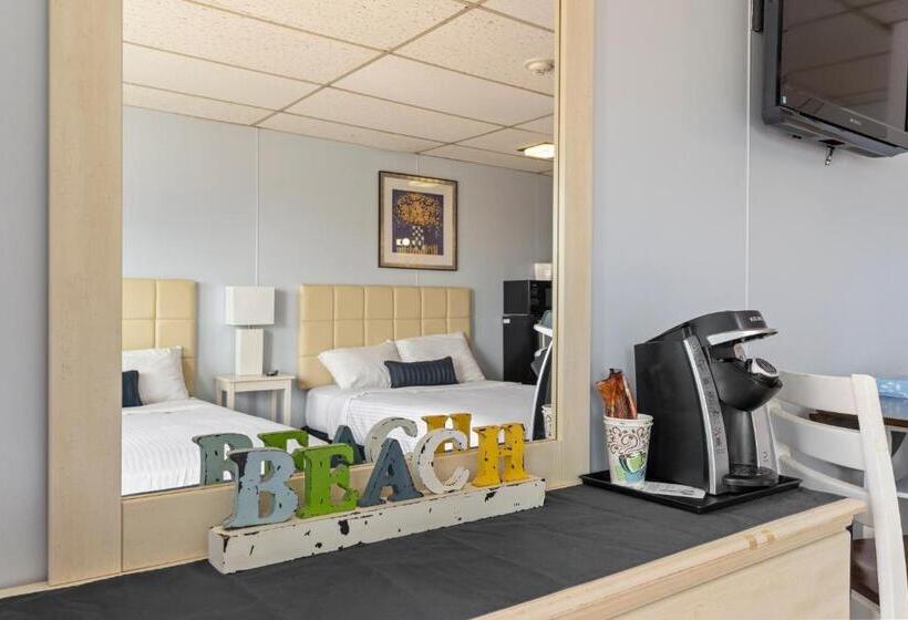 اتاق لوکس چهار تخته, Mt Royal Motel