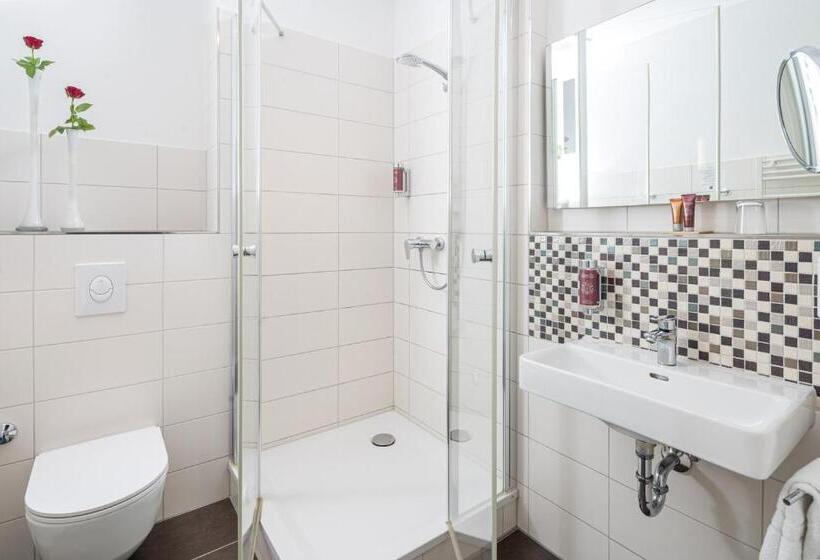 Номер Стандарт с Балконом, Haus Am Spreebogen