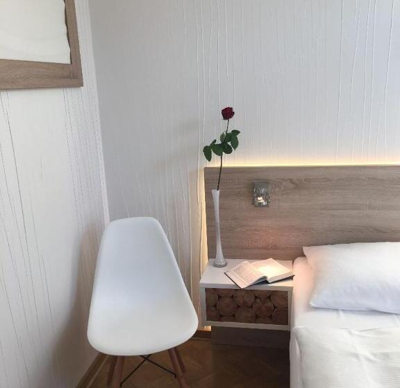 Номер Стандарт Вид на Реку, Haus Am Spreebogen