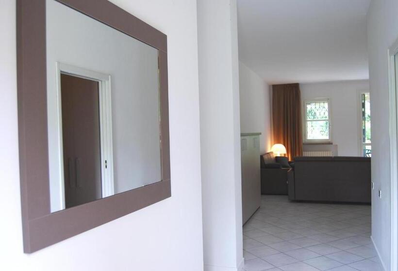 آپارتمان 2 خوابه, Residenze Al Colle Dei Pini