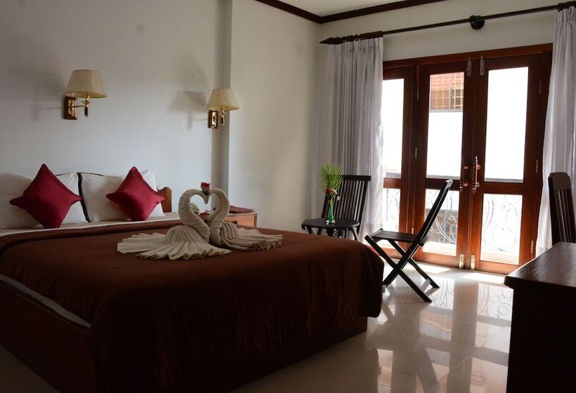 اتاق لوکس, Mom's Guesthouse