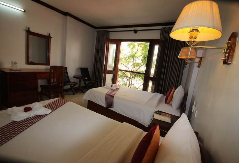 اتاق لوکس, Mom's Guesthouse