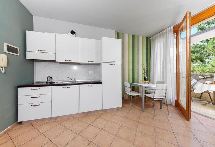 Апартаменты 1 Спальня, Residence Poggio Dei Pini