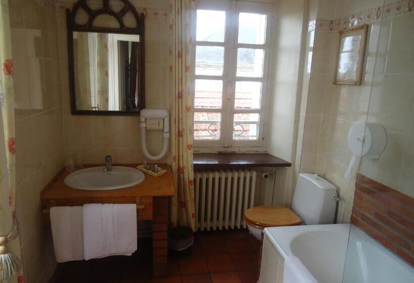 Номер Комфорт, Hôtel De La Barbacane