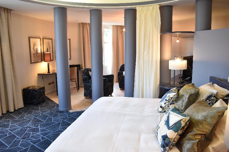 Люкс, Les  Loges Du Parc