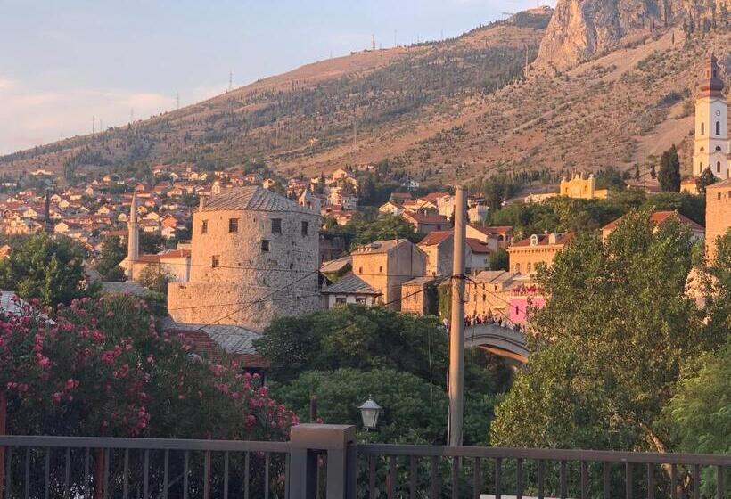 استودیوی لوکس, Villa Anja