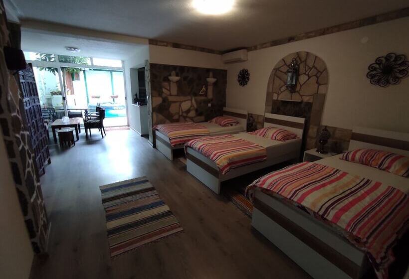 استودیو استاندارد با تراس, Villa Anja