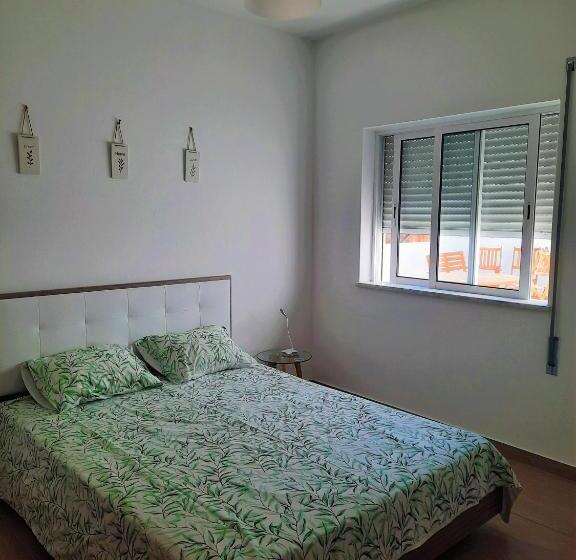 스탠다드 룸 킹사이즈 침대, Blue Sardine Hostel