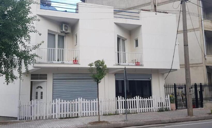 标准工作室, Hill View 7 Apartments