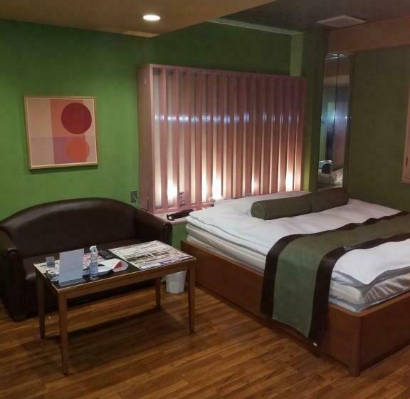 이코노미 룸, スタイリッシュ 大人専用