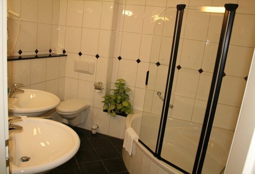 Номер Стандарт, Hostellerie Bacher
