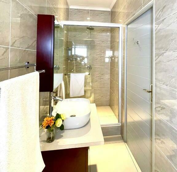 Номер Стандарт Вид на Сад, Atlantic Pearl Guest House Rivonia