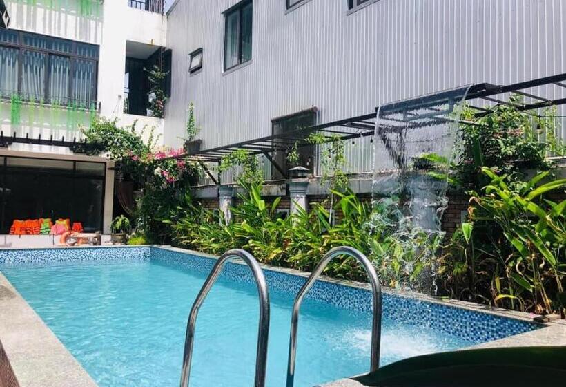 اتاق لوکس سه تخته, Golden Star Villa Hue
