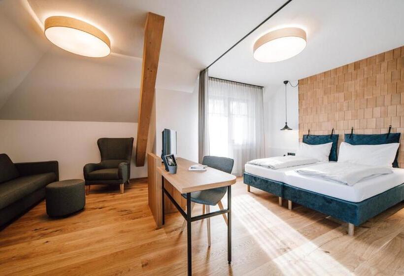 Люкс Повышенной Комфортности, Mein Hotel Fast