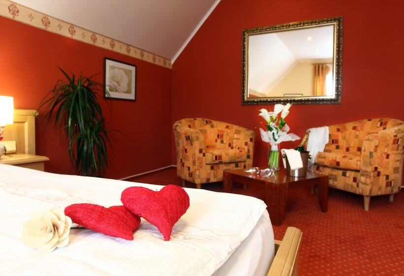 Люкс, Wellness Hotel Zlatá Lípa